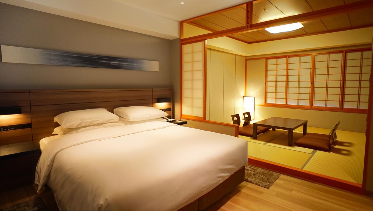 Nanki-Shirahama Marriott Hotel Exterior photo A room at the hotel
