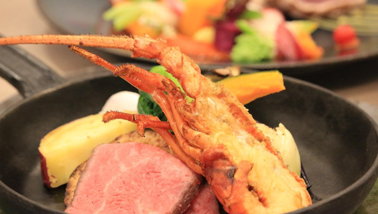 Nanki-Shirahama Marriott Hotel Exterior photo A lobster dish