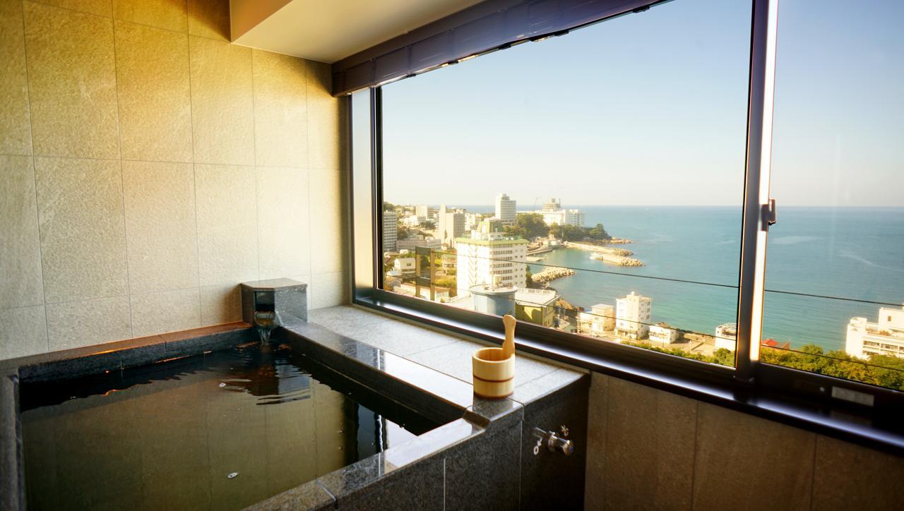 Nanki-Shirahama Marriott Hotel Exterior photo A view from a Japanese bath