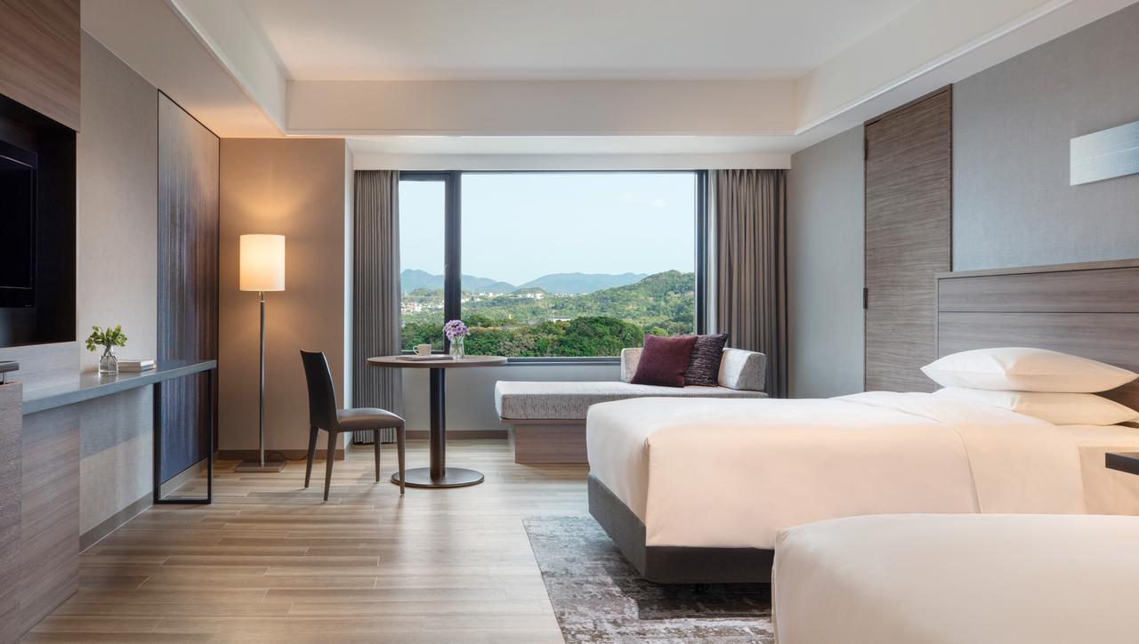 Nanki-Shirahama Marriott Hotel Exterior photo Deluxe Room
