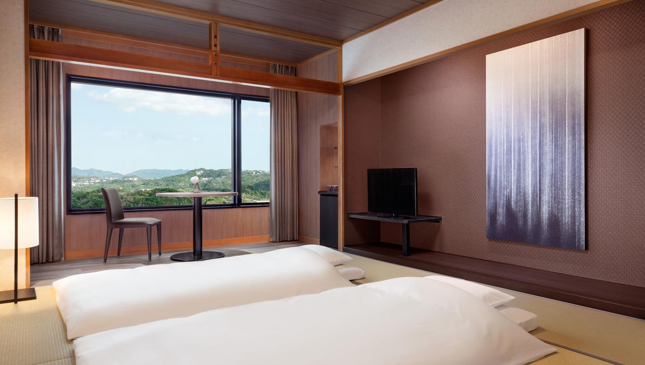 Nanki-Shirahama Marriott Hotel Exterior photo A room at the hotel